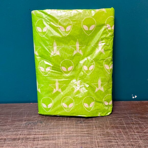 Brand New In JS Tissue Discontinued Jeffree Star Alien Pallet - Picture 3 of 3